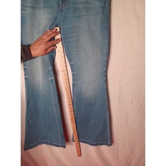 KANCAN ARLO HIGH RISE CURVY FLARE JEANS - Picture 7 of 9